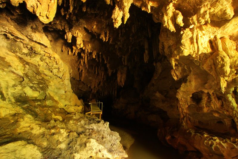 Arquivo:Gruta do Bacaetava Colombo Pr (14).jpg