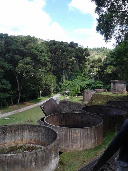 Arquivo:Apiaí- ruína da mineração.jpg