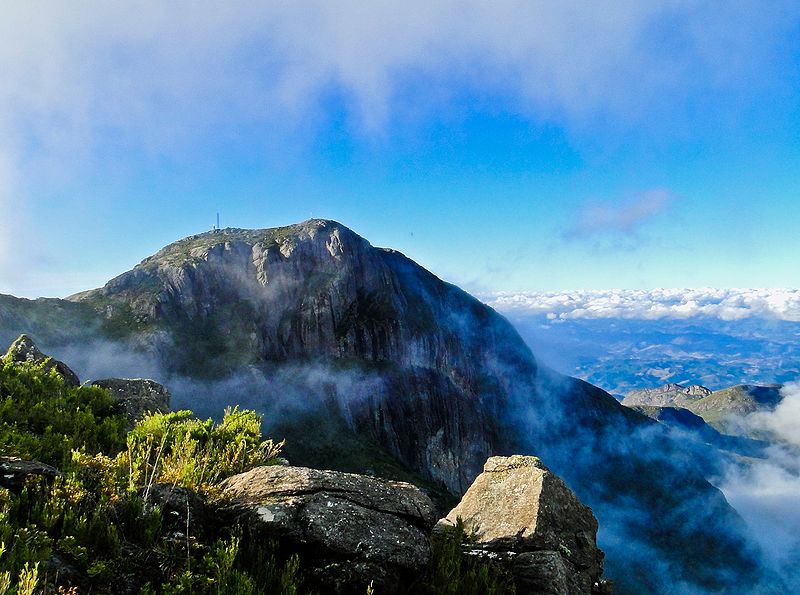 Arquivo:Pico da Bandeira (Parque Nacional do Caparaó).jpg